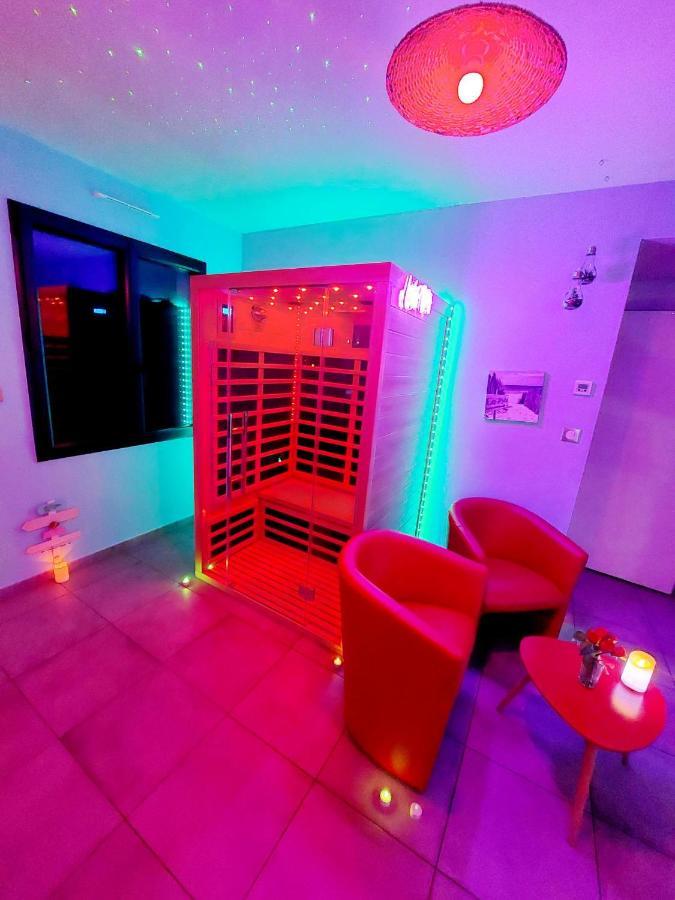 Un Sejour Romantique En Couple Avec Jacuzzi Prive Chromotherapie Jardin Maison Privee Ychoux Exteriér fotografie